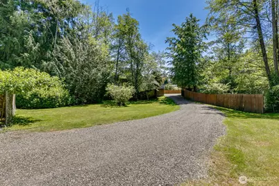 3827 212th Street SW, Lynnwood, WA 98036 - Photo 4