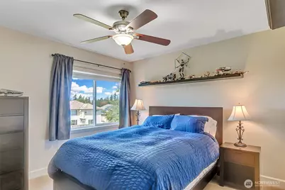 323 240th Place SE, Sammamish, WA 98074 - Photo 28