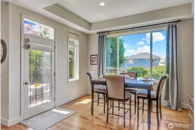 323 240th Place SE, Sammamish, WA 98074 - Photo 14