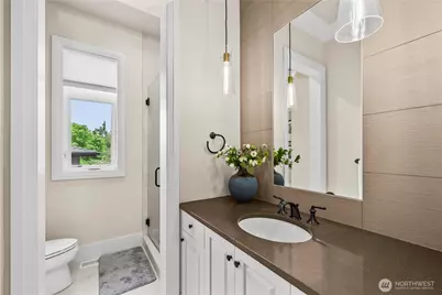 10223 NE 22nd Place, Bellevue, WA 98004 - Photo 18