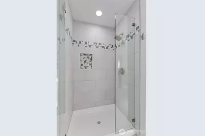 1528 S Walters Road, Tacoma, WA 98465 - Photo 22