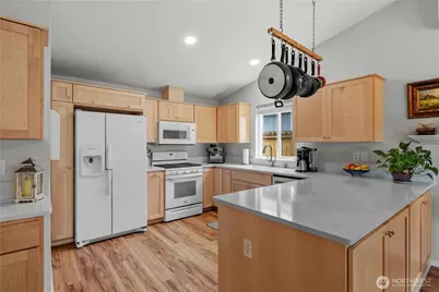 6326 107th Place NE, Marysville, WA 98270 - Photo 8