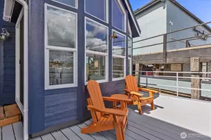 2706 Westlake Ave N, Seattle, WA 98109 - Photo 2