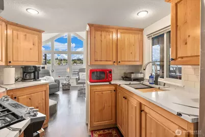2706 Westlake Avenue N #76, Seattle, WA 98109 - Photo 14