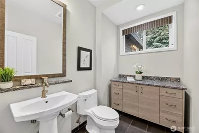 25720 NE 4th Place, Sammamish, WA 98074 - Photo 18