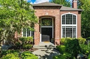 25720 NE 4th Pl, Sammamish, WA 98074 - Photo 2