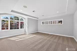 25720 NE 4th Pl, Sammamish, WA 98074 - Photo 26