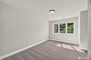 25720 NE 4th Pl, Sammamish, WA 98074 - Photo 24