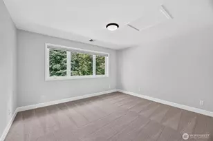 25720 NE 4th Pl, Sammamish, WA 98074 - Photo 28