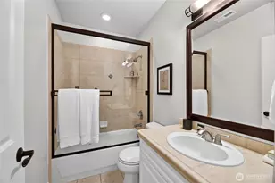 25720 NE 4th Pl, Sammamish, WA 98074 - Photo 36