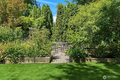 3925 NE Surber Drive, Seattle, WA 98105 - Photo 32