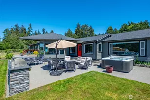 213 Cornet Bay Rd, Oak Harbor, WA 98277 - Photo 1