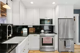 6215 27th Ave NE, Seattle, WA 98115 - Photo 8
