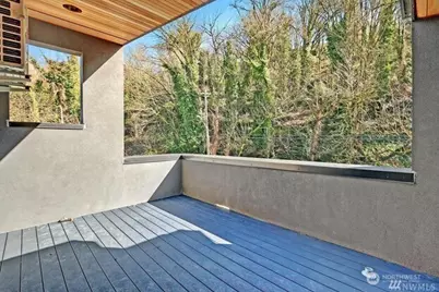 1507 Lakeview Blvd E, Seattle, WA 98102 - Photo 14