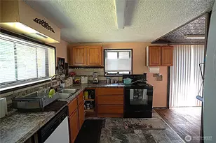 10433 1st Ave SW, Burien, WA 98146 - Photo 6