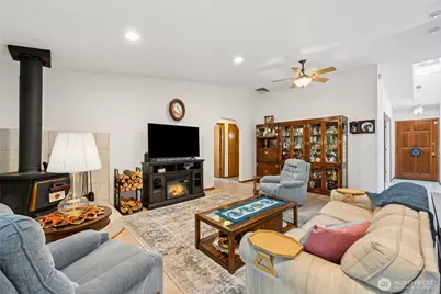 4627 Indian Summer Drive SE, Olympia, WA 98513 - Photo 2