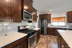 2744 S 120th Pl, Seattle, WA 98168 - Photo 8