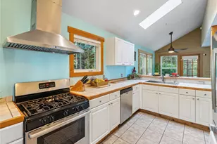 7683 Hideaway Ln, Anacortes, WA 98221 - Photo 8