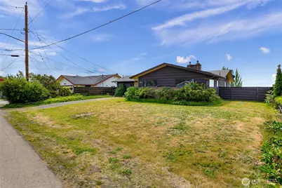 3923 Cliffside Drive, Bellingham, WA 98225 - Photo 2