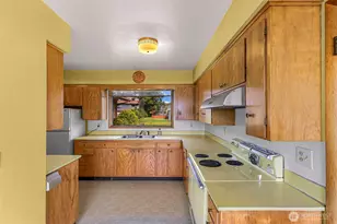 3923 Cliffside Dr, Bellingham, WA 98225 - Photo 18