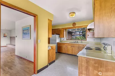 3923 Cliffside Drive, Bellingham, WA 98225 - Photo 14