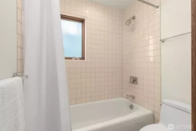 6007 Hazelwood Lane SE, Bellevue, WA 98006 - Photo 36
