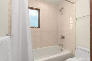 6007 Hazelwood Ln SE, Bellevue, WA 98006 - Photo 36