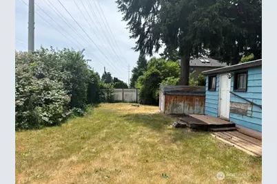 741 N 128th Street, Seattle, WA 98133 - Photo 12