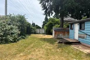 741 N 128th St, Seattle, WA 98133 - Photo 12