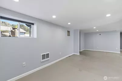 219 Washington Place, Electric City, WA 99123 - Photo 24