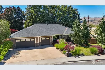 3484 Ashwood Drive, East Wenatchee, WA 98802 - Photo 1