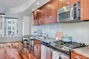 910 Lenora St, Seattle, WA 98121 - Photo 6