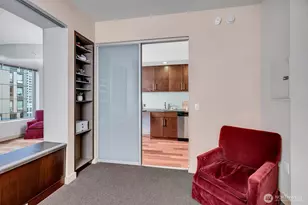 910 Lenora St, Seattle, WA 98121 - Photo 20
