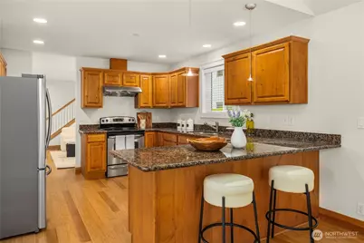 15033 70th Avenue NE, Kenmore, WA 98028 - Photo 8