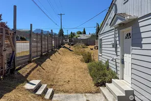 938 E 6th St, Port Angeles, WA 98362 - Photo 20