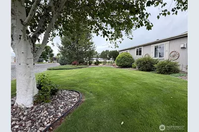 420 E Washington Street, Coulee City, WA 99115 - Photo 2