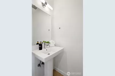 1546 Sturgus Avenue S, Seattle, WA 98144 - Photo 18