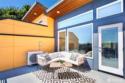 1546 Sturgus Avenue S, Seattle, WA 98144 - Photo 2