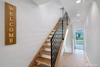 1546 Sturgus Avenue S, Seattle, WA 98144 - Photo 6