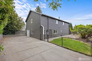 8803 15th Ave NE, Seattle, WA 98115 - Photo 2