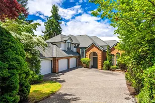8762 Paisley Dr NE, Seattle, WA 98115 - Photo 2