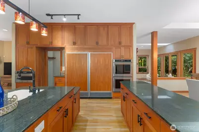 14677 Sivertson Road NE, Bainbridge Island, WA 98110 - Photo 10