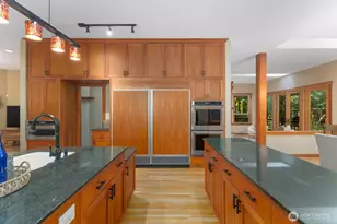 14677 Sivertson Rd NE, Bainbridge Island, WA 98110 - Photo 10