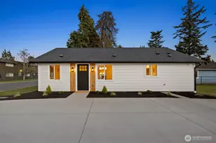 2105 D St SE, Auburn, WA 98002 - Photo 2