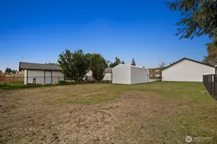 2105 D St SE, Auburn, WA 98002 - Photo 26