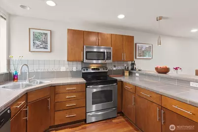 470 N 130th Street, Seattle, WA 98133 - Photo 10