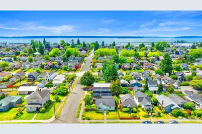 1713 17th Street, Everett, WA 98201 - Photo 2