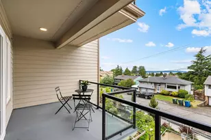 554 Paradise Ln, Edmonds, WA 98020 - Photo 4