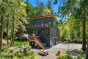 10399 NE Pine Way, Bainbridge Island, WA 98110 - Photo 2