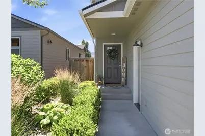 462 S Kansas Loop, East Wenatchee, WA 98802 - Photo 2